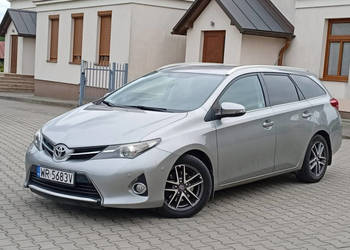 Toyota Auris Toyota Auris II (2012-)