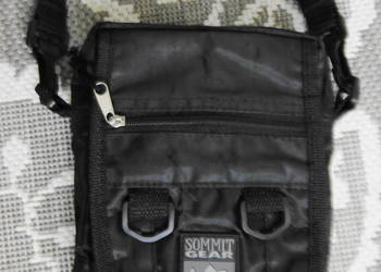 Pojemna choć mała torebka Uniseks