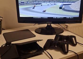Konsola PlayStation 2 + 2 pady + gratis MotoGM