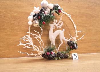 Stroik świąteczny na drewnianej obręczy, LED, średnica 20 cm