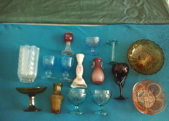 Duży zestaw starych wyrobów ze szkła kolorowego