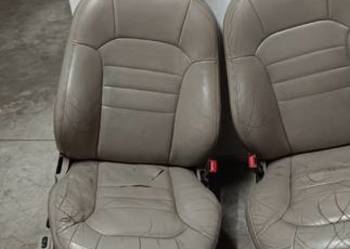 Jeep Liberty 2005 - fotele