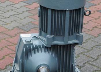 MOTOREDUKTOR kątowy 7.5kw. 40obr./min. FLENDER