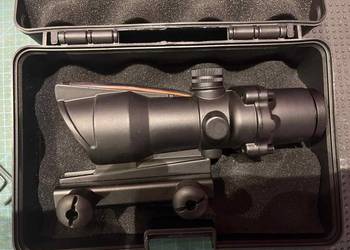 Celownik Trijicon 4x32 red chevron