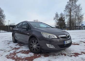 samochód opel astra