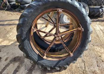 Koła bliźniacze 13,6 - 38 na szybko sprzęgach  . Opony  Goodyear.