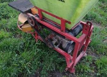Rozsiewacz motyl 400kg sprawny