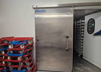 Chłodnie do ciasta - magazyn chłodniczy 2 x 25 m2,  1 x 50 m2