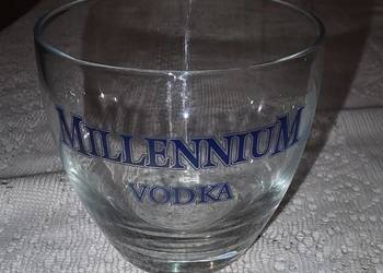 Szklaneczka literatka Millennium do kolekcji