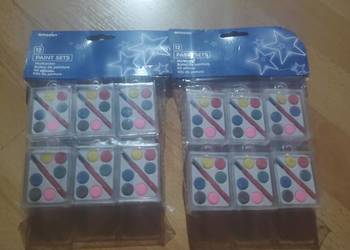 Przenośny zestaw farb akwarelowych z pędzlem