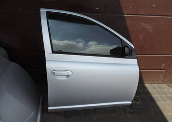 DRZWI PRAWY PRZÓD TOYOTA YARIS I HB FL 1E7