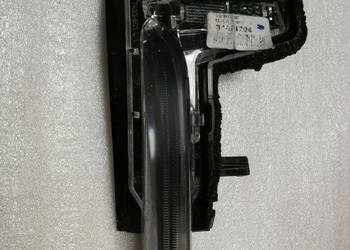 VOLVO XC60 V90 KIERUNKOWSKAZ LUSTERKA LEWY 3138568