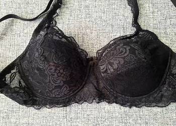 Nowy czarny koronkowy biustonosz  damski r. 75 C