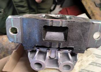 Poduszka górna silnika Fiat 1,4 9 KM benzyna