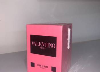 Valentino donna born in roma
