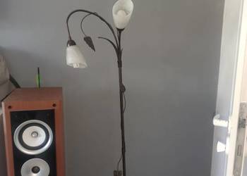 Lampa podłogowa