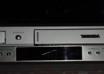 Magnetowid VCR Toshiba DVD z VHS DUAL DECK D-36VESE pilot