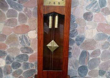 Stojący zegar zabytkowy w stylu Art - deco