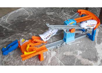 Tor Hot Wheels Odjazdowy Pociąg GRW38