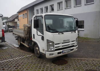 Samochód ISUZU NMR 85