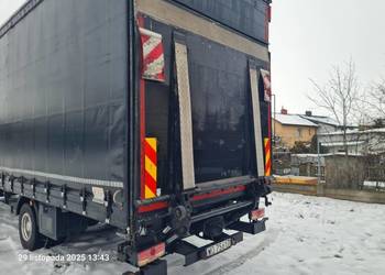 winda załadowcza z papierami