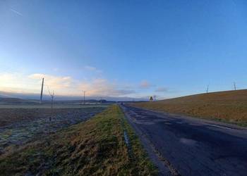 Działka budowlana przy drodze asfaltowej