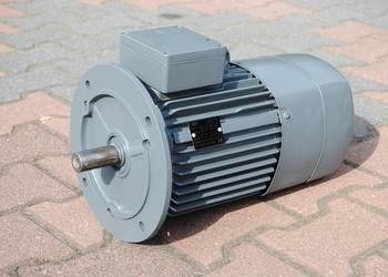 Silnik elektryczny kołnierzowy 2.2kw. 895obr./min. z hamulcem.
