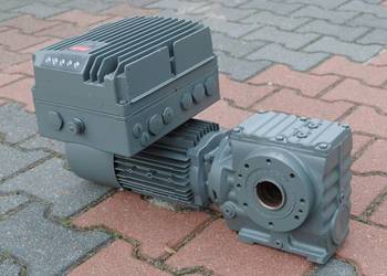 Motoreduktor kątowy 0.75kw. 0-48obr./min. z hamulcem. FALOWNIK