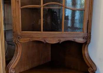 Bardzo piękna narożna witryna ludwikowska orzech -sklep Dąbrowa Górnicza