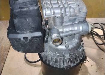 Karcher 330 Silnik wraz z pompą.