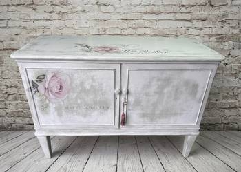 Komoda w stylu shabby chic