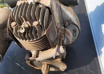 SILNIK TRIUMPH TWN