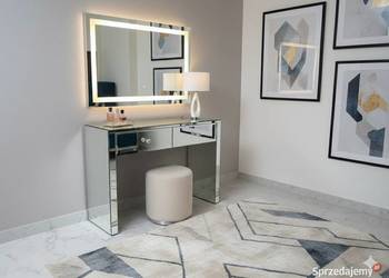 Nowoczesna Toaletka Lustrzana Glamour – Elegancja i Funkcjonalność