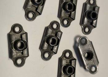 Nakrętka kotwiczna M4 /gwint środek/ z blaszką