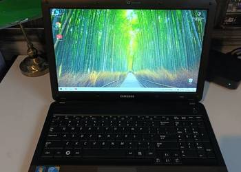 Laptop Samsung praktycznie nowy