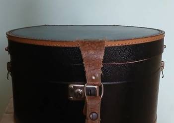 Stara  walizka  / kufer z lat 30 tych