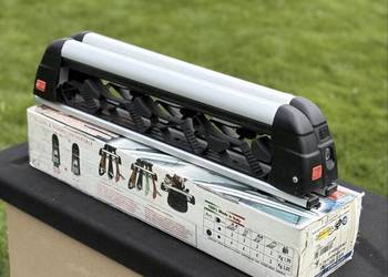 Drążki snowboard / narty na dach samochodu.