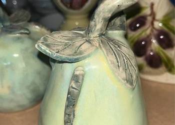 Gruszka. Rzeźba ceramiczna.