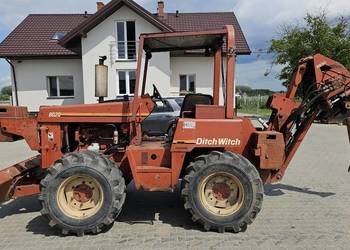 Pługoukładacz wibropług Ditch Witch 8020 układanie kabli światłowód