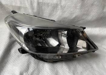 Lampa prawy przód Toyota Yaris III 11-14
