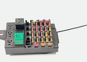 SKRZYNKA BEZPIECZNIKÓW IVECO EUROCARGO 100E18