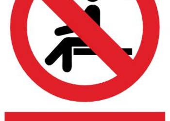 Naklejka BHP Nie siadać P018