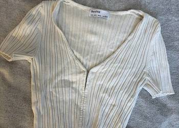 Biała bluzka / koszulka / crop top z krótkim rękawem z dekoltem w serek