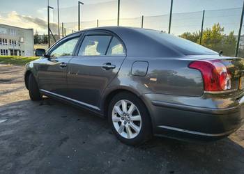 Sprzedam Toyotę Avensis T25 2.0 D4D Liftback HAK wersja  SOL Prywatny