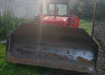 Ciągnik gąsienicowy DT-75