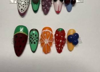 Press on nails owoce