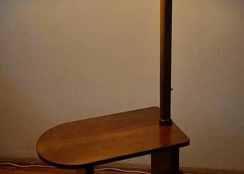 Lampa podłogowa ze stolikiem w stylu Art Deco - na kółkach
