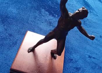 Figurka z brązu art deco - olimpijczyk, podstawa lampy.