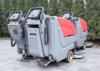 Szorowarki do podłóg i posadzek Hako B70. Zestaw