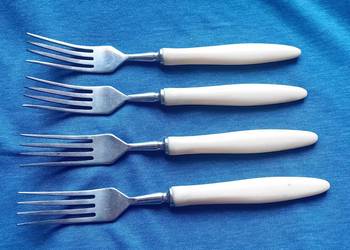 Zestaw 4 widelców ze stali nierdzewnej z ebonitowymi obsadkami. CCCP.